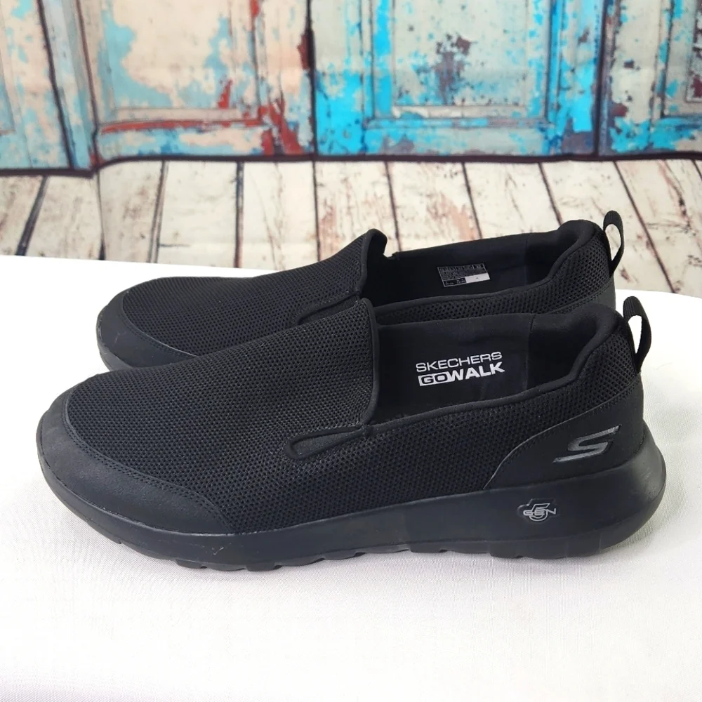 Skechers Go Max Clinched-Athletic Mesh Double Gore Slip‎ on Walking Shoe
